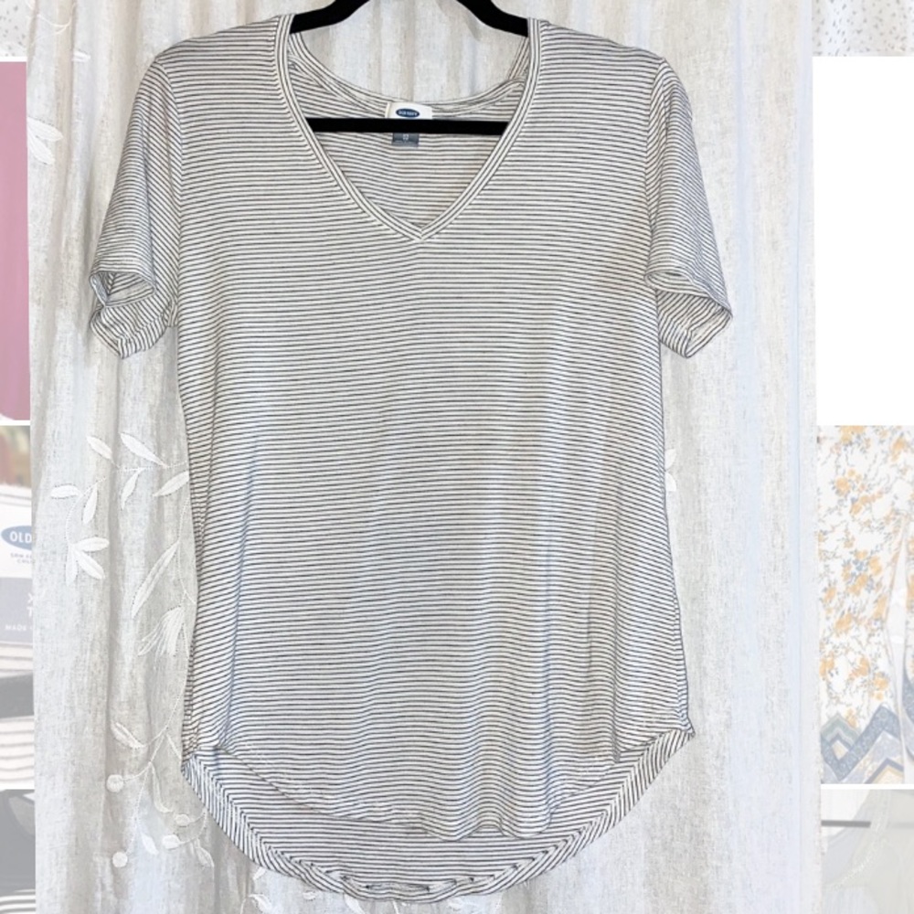 Black and white stripe top